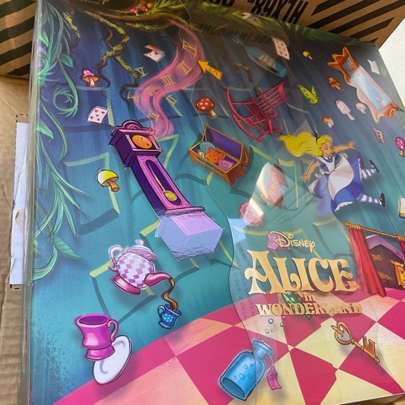 MATTEL ALICE IN WONDERLAND ALICE DRINK ME  DOLL IN HER HOUSE - Picture 8 of 15